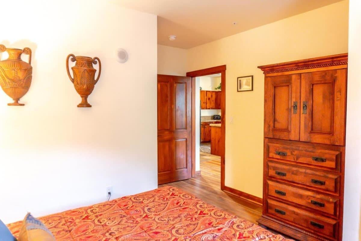 Main Street Station Getaway Villa เบรกเคนริดจ์ ภายนอก รูปภาพ