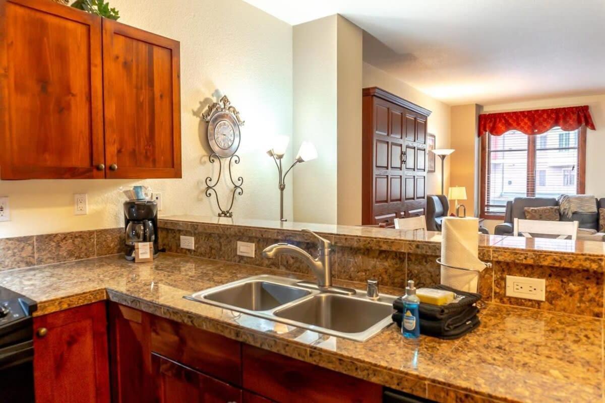 Main Street Station Getaway Villa เบรกเคนริดจ์ ภายนอก รูปภาพ